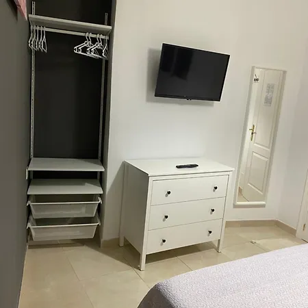 Deluxe In Shared In Cristianos Playa Habitacionstanza Air-conditioned 民宿 *
