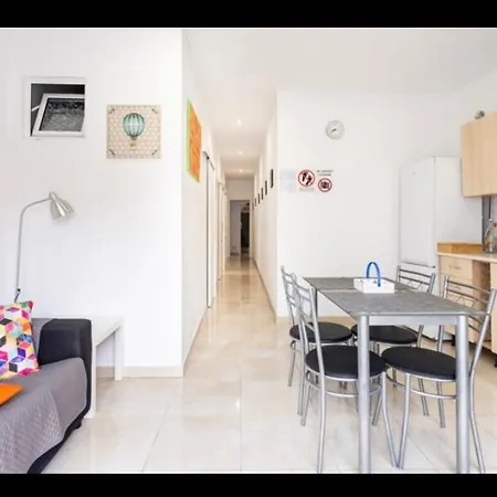 Deluxe In Shared In Cristianos Playa Habitacionstanza Air-conditioned *