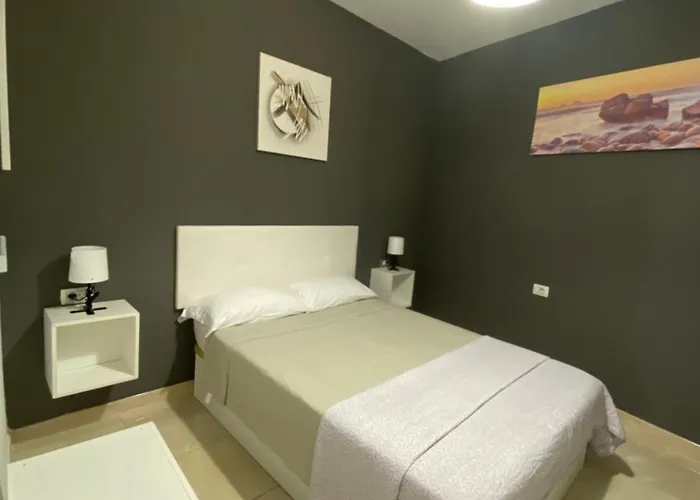 Deluxe In Shared In Cristianos Playa Habitacionstanza Air-conditioned Arona (Tenerife)
