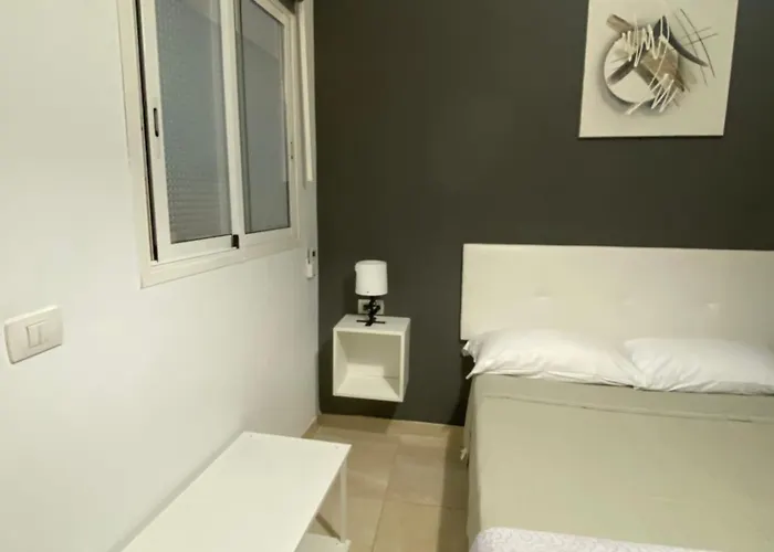Deluxe In Shared In Cristianos Playa Habitacionstanza Air-conditioned * Arona (Tenerife)