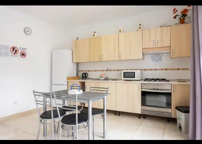 Deluxe In Shared In Cristianos Playa Habitacionstanza Air-conditioned *