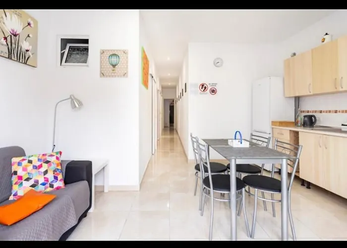 Deluxe In Shared In Cristianos Playa Habitacionstanza Air-conditioned *