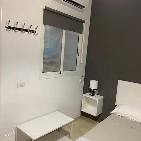 Deluxe In Shared In Cristianos Playa Habitacionstanza Air-conditioned Rum i privatbostad