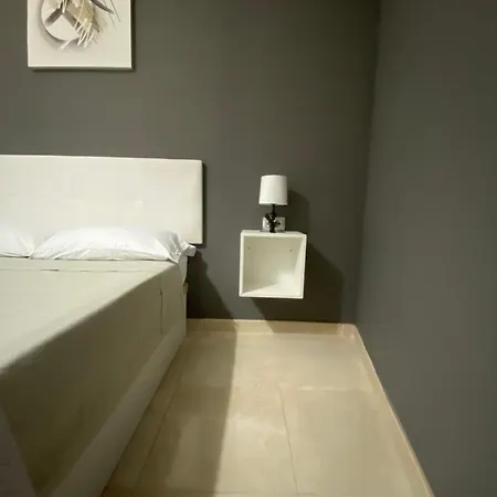 Deluxe In Shared In Cristianos Playa Habitacionstanza Air-conditioned *