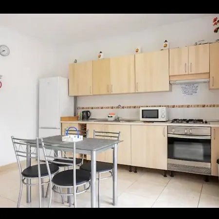 Deluxe In Shared In Cristianos Playa Habitacionstanza Air-conditioned *