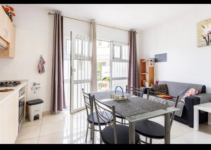 Deluxe In Shared In Cristianos Playa Habitacionstanza Air-conditioned منزل للإقامة أرونا