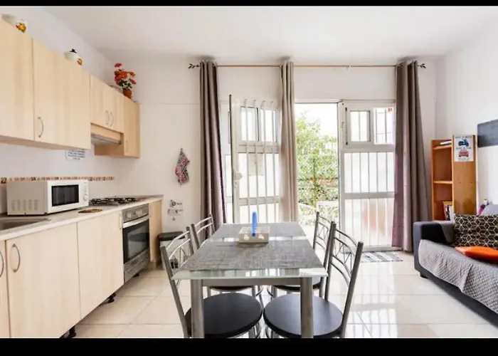 منزل للإقامة Deluxe In Shared In Cristianos Playa Habitacionstanza Air-conditioned أرونا
