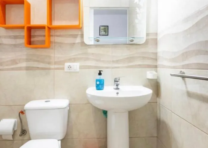 Deluxe In Shared In Cristianos Playa Habitacionstanza Air-conditioned * أرونا
